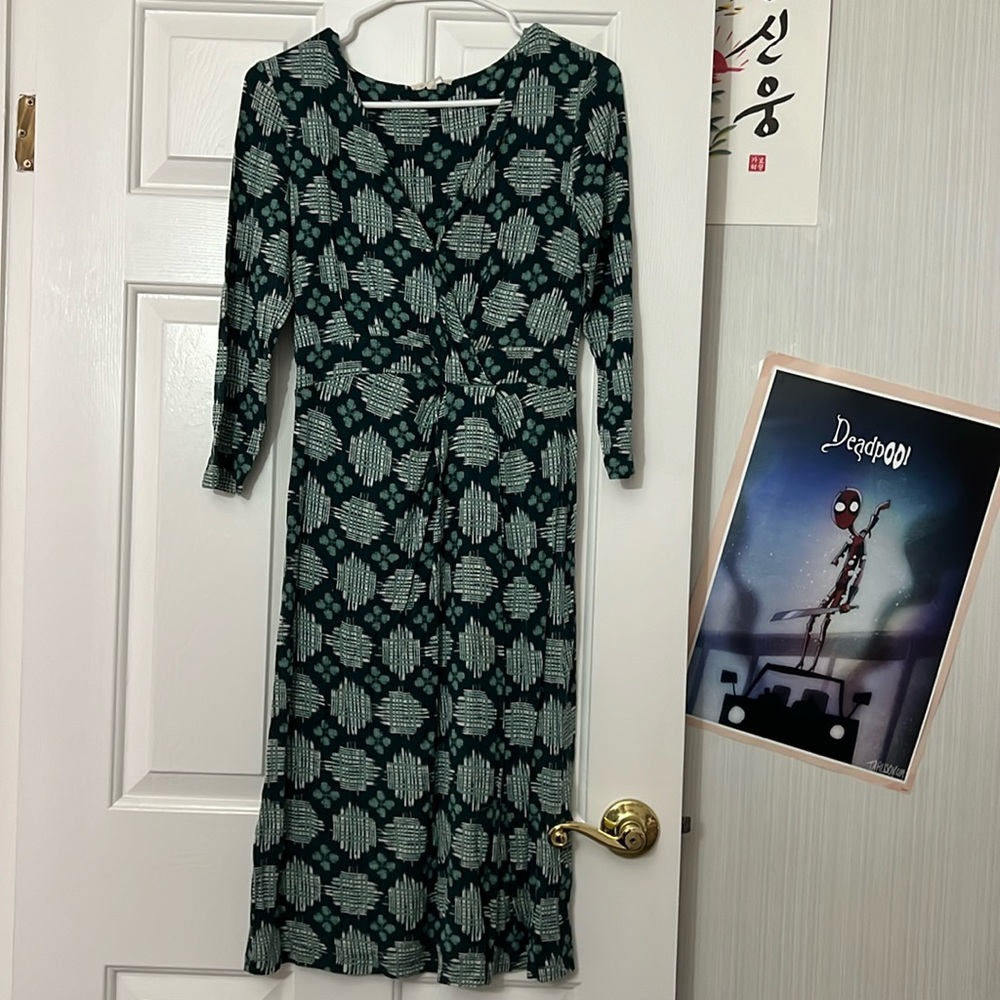 UK SIZE 10 seasonal dress.
